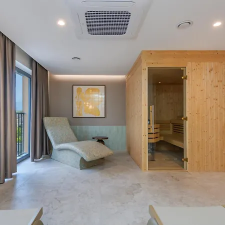 Dunes, Sun & Snow * Dziwnow